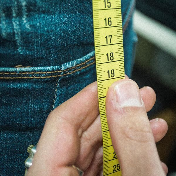 Industrienäherei Konfektionierung Schnittmuster Jeansstoff Hosen Serienfertigung Kleinserie